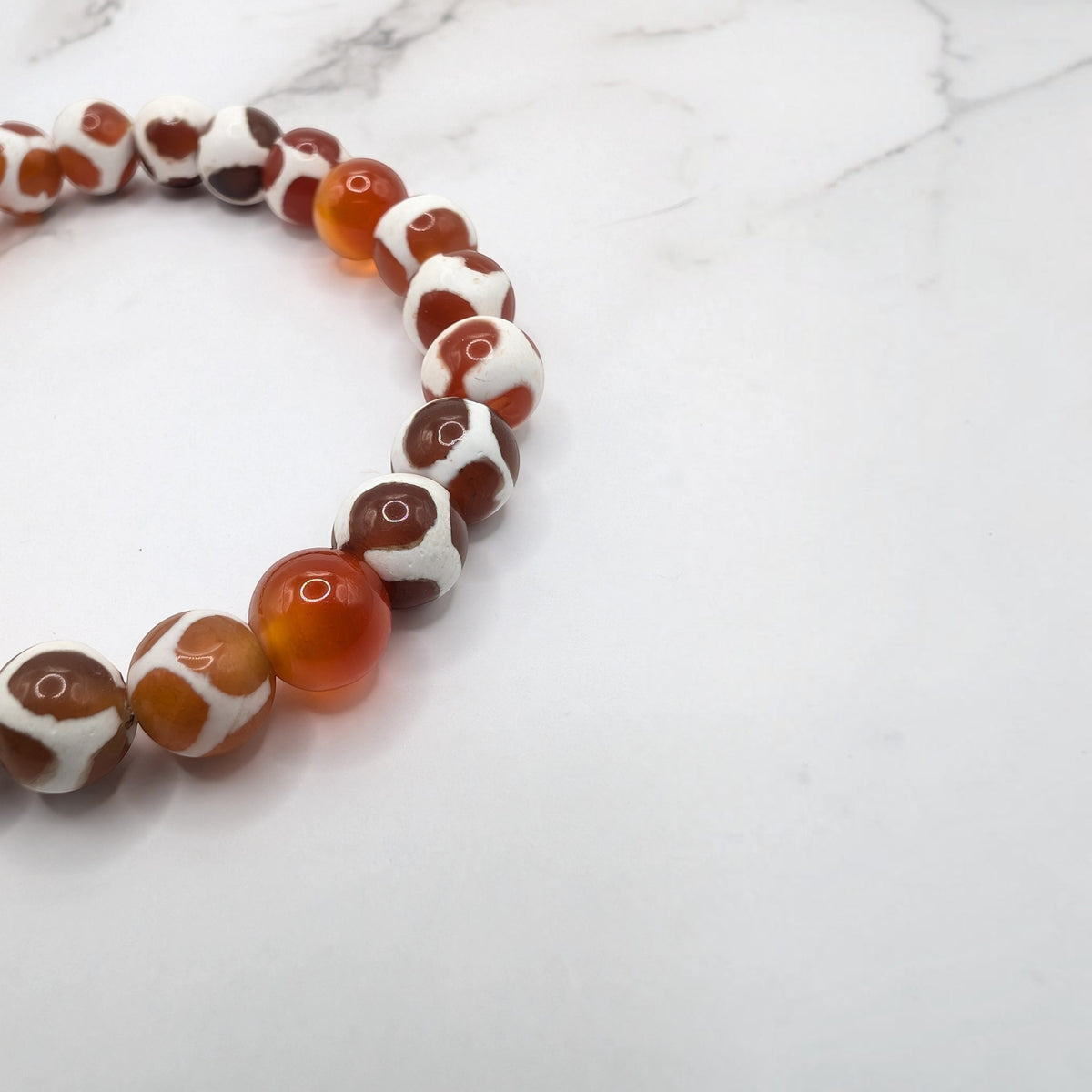Tibetan Dzi-style Agate Bracelet — Red Line Agate