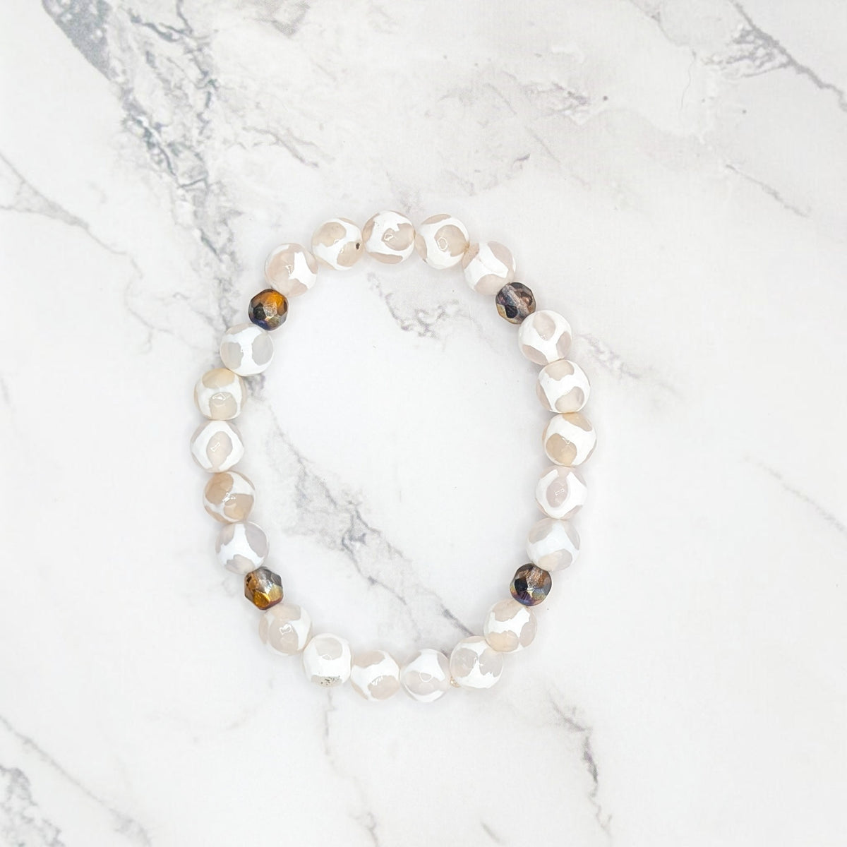 Tibetan Dzi-style Agate Bracelet — Golden Vitrail Accents